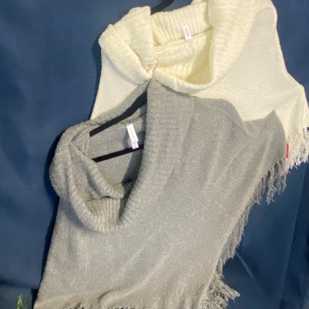 Xhiliration cowlneck women’s poncho bundle NWT - Picture 4 of 9